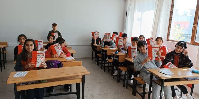 Siirt’te yardımcı kaynak kitapları öğrencilere ücretsiz dağıtıldı 