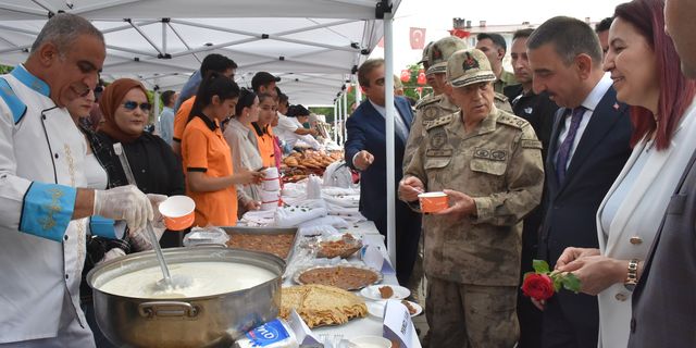 Siirt'te Asırlık Tariflerle Türk Mutfağı Yöresel Yemek Yarışması düzenlendi