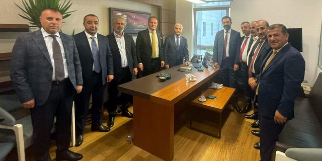 AK Parti heyetinden Mervan Gül'e hayırlı olsun ziyareti
