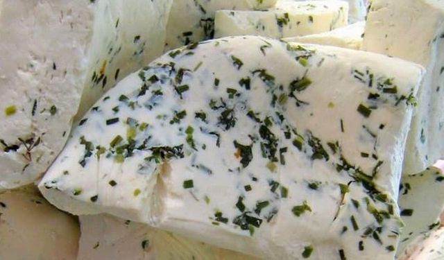 Siirt'te otlu peynir yapımı başladı