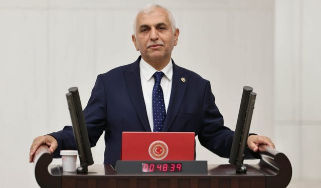AK Parti Siirt Milletvekili Mervan Gül, TBMM'de "Bismillah" diyerek göreve başladı