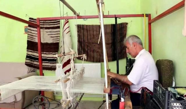 Siirt’te 40 yıllık dokuma ustası, mesleği evinin bodrumunda sürdürüyor