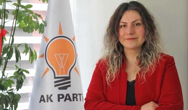 AK Parti'de görevi devreden kadın kolları başkanı Ayşe Ekinci Dülek'ten teşekkür