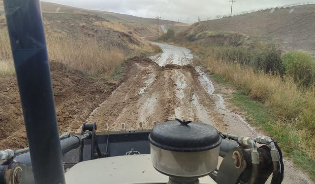 Siirt’te heyelan nedeniyle kapanan yollar ulaşıma açıldı