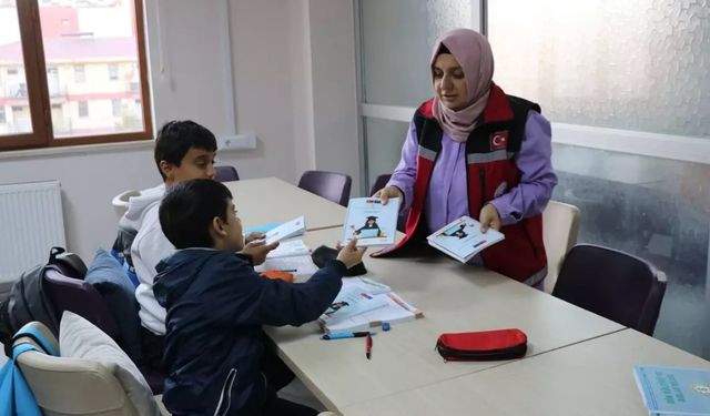 Siirt'te öğrencilere çalışma salonu açıldı