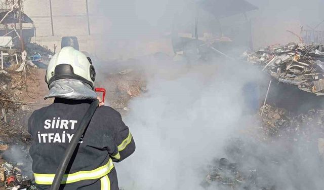 Siirt’te hurdalıkta çıkan yangın söndürüldü