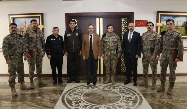 Vali Kızılkaya, Siirt’in Huzuru İçin Fedakârca Görev Yapan Emniyet Personelini Ödüllendirdi