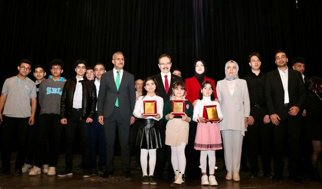 Siirt’te İstiklal Marşı’nın Kabulü ve Mehmet Akif Ersoy’u Anma Günü Etkinliklerle Kutlandı