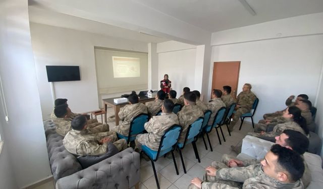 Jandarma personeline “Aile Yaşam Becerileri” eğitimi