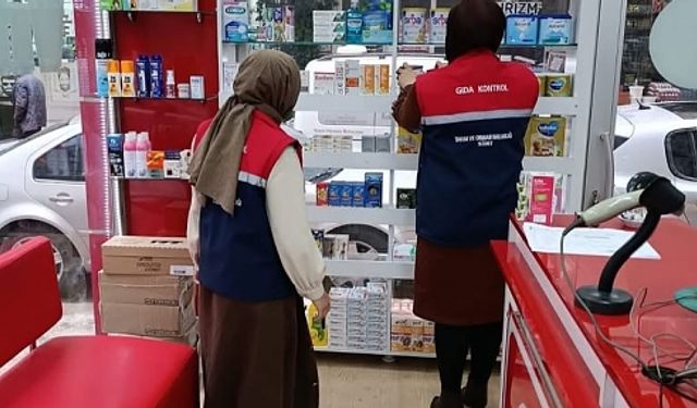 Siirt’te Gıda Kontrol Ekiplerinden Eczane Denetimi