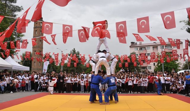 Siirt’te 19 Mayıs Atatürk’ü Anma, Gençlik ve Spor Bayramı Törenlerle Kutlanacak