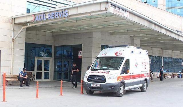 Siirt’te kent merkezinde bıçaklı kavga: 1 yaralı