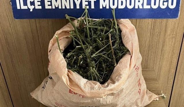 Siirt’te Polisin ‘Dur’ İhtarına Uymayarak Kaçan 3 Kişinin Üzerinden Uyuşturucu Çıktı