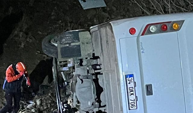 Siirt’te Maden İşçilerini Taşıyan Servis Uçuruma Yuvarlandı: 2’si Ağır 15 Yaralı