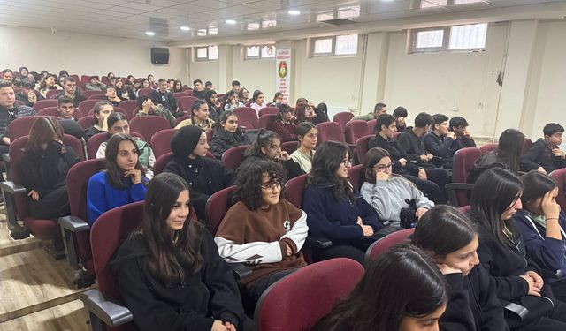 14 Eylül Anadolu Lisesi’nde Diyabet Farkındalık Eğitimi Düzenlendi
