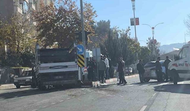 Siirt’te Trafik Kazası: 2 Kişi Yaralandı