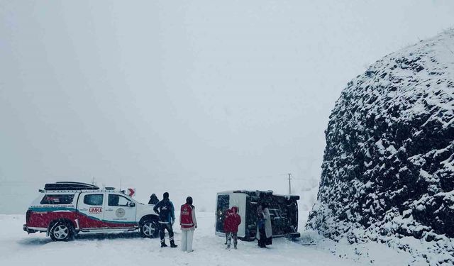 Siirt’te Minibüs Devrildi: 6 Yaralı