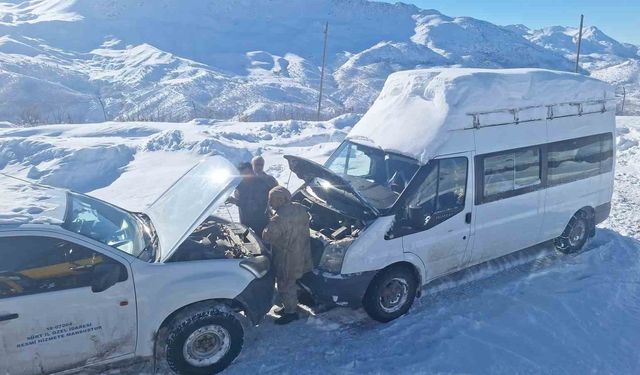 Siirt’te Kardan Kapanan 278 Köy Yolu Ulaşıma Açıldı