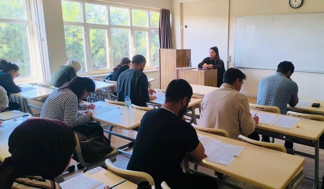 Sağlık Bakanlığı Aday Memur Eğitim Sınavları Siirt’te İki Oturum Hâlinde Gerçekleştirildi