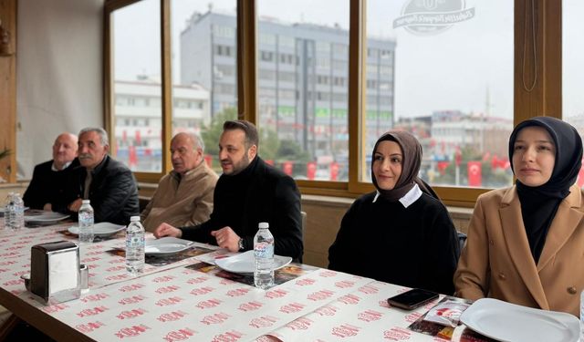 AK Parti Siirt Teşkilatından Gazetecilere Anlamlı Kutlama