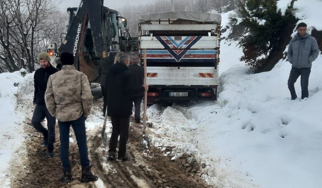 Siirt’te Karda Mahsur Kalanlar Kurtarıldı