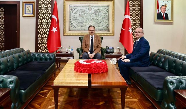 Vali Kızılkaya, Başhekim Prof. Dr. Servet Yolbaş’ı Makamında Kabul Etti