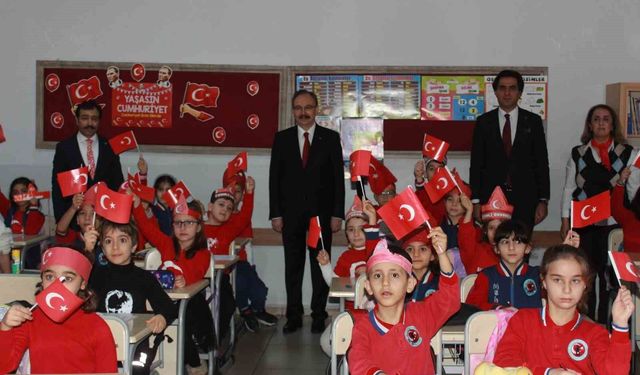 Siirt’te Okullarda ‘Bayrak Temalı’ Açılış