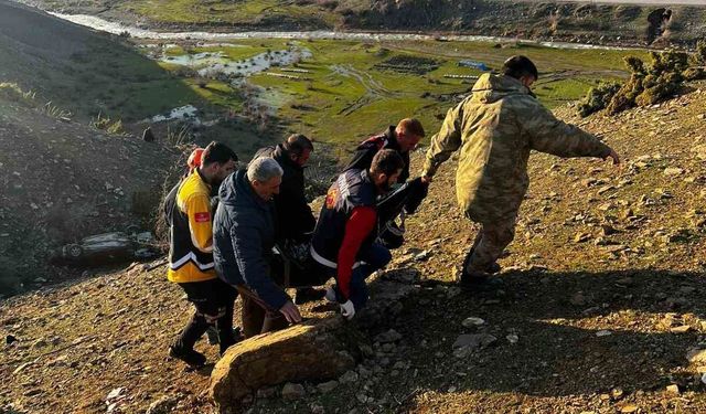 Siirt’te Otomobil Şarampole Yuvarlandı: 1 Ölü, 1 Yaralı