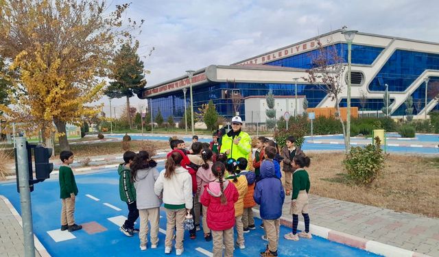 Siirt’te Çocuklara Eğlenceli Trafik Eğitimi