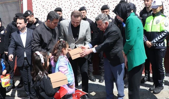 Miniklere Ayakkabı ve Oyuncak, Gönüllere Dokunan Etkinlik