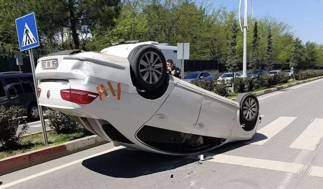 Siirt’te Feci Kaza: Çarpışan Otomobillerden Biri Takla Attı, 2 Yaralı
