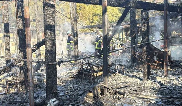 Siirt’te Kafede Çıkan Yangın Paniğe Neden Oldu