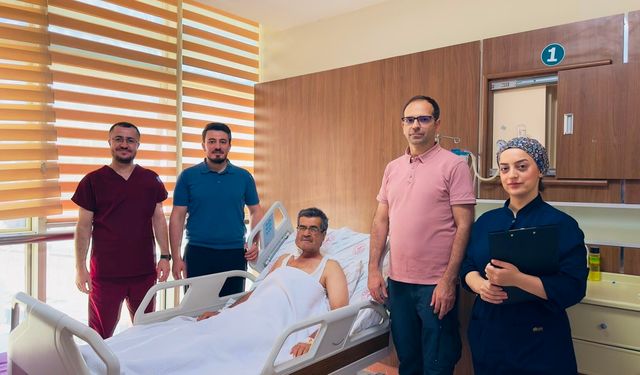 Siirt Eğitim ve Araştırma Hastanesi’nde Şah Damarı Ameliyatıyla Sağlığına Kavuştu