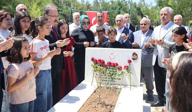15 Temmuz'da Siirt'te şehitlik ziyareti gerçekleştirildi