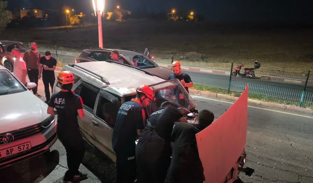 Siirt-Kurtalan Yolunda Zincirleme Kaza: 2 Yaralı