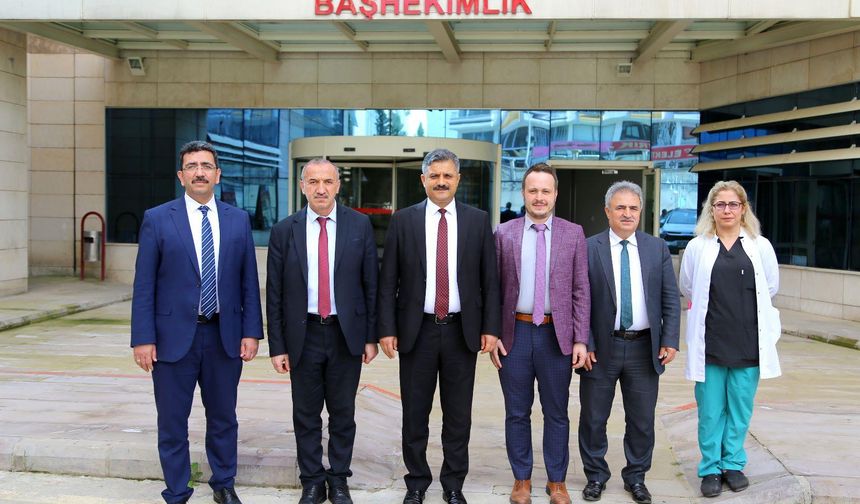 Siirt Üniversitesi Rektörü Şındak'tan hastaneye ziyaret