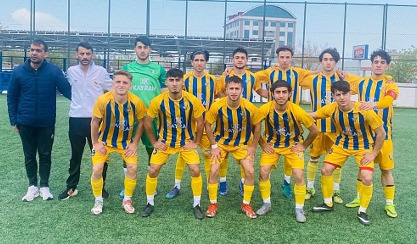 Siirt Kartal Spor U18 Takımı Van’da Şampiyon Oldu