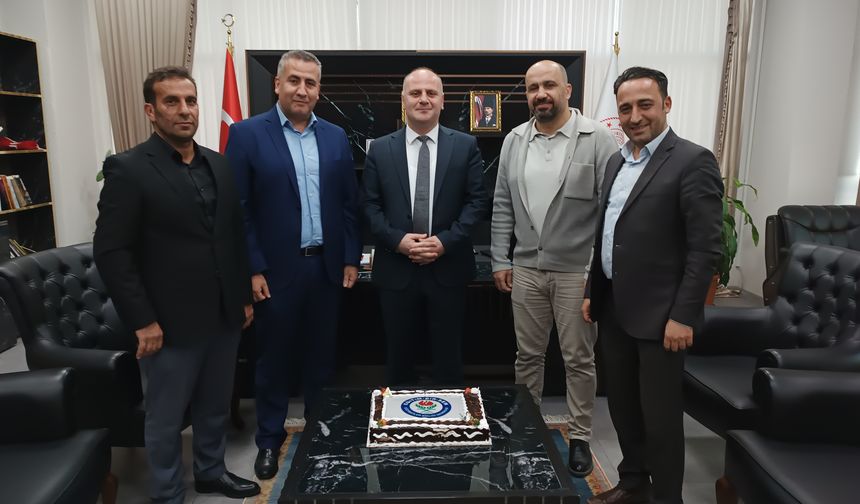 Siirt EBS'den İl Milli Eğitim Müdürü Sadoğlu'na Öğretmenler Günü ziyareti