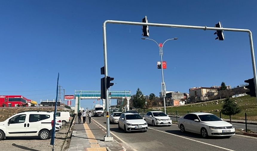 Siirt Belediyesi, Afetevler Mahallesi'nde trafik güvenliğini artırdı