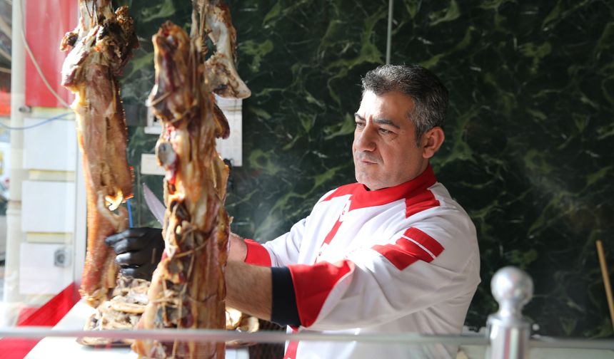 Siirt’te büryan kebabı iftar sofralarını süslüyor