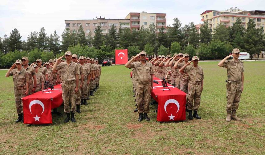 Siirt İl Jandarma Komutanlığında temsili askerlik heyecanı yaşandı