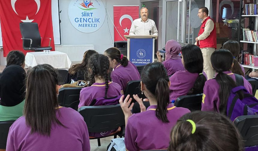 Gazi Burhan Yeyrek Gaziler Günü'nde Gençlerle Bir Araya Geldi