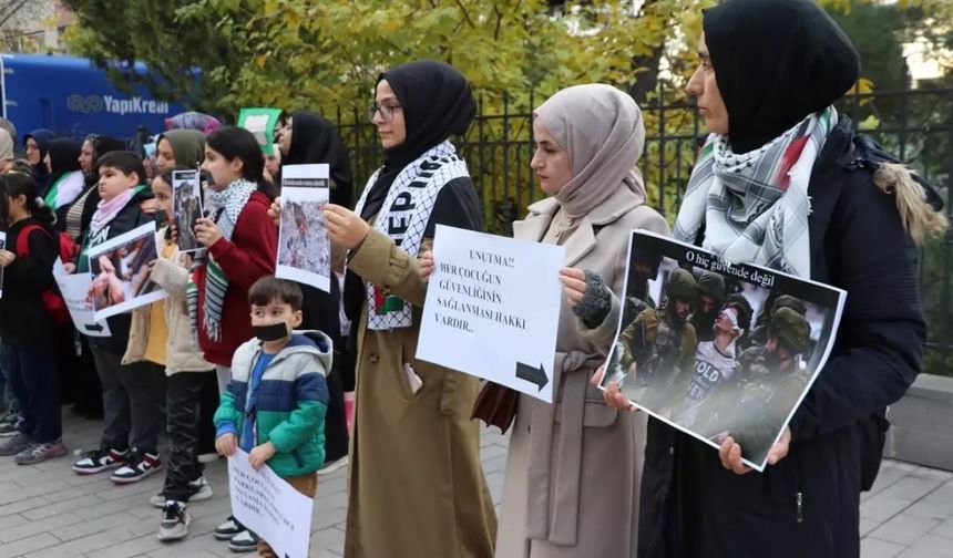 Siirt'te Filistinli çocuklar için sessiz yürüyüş