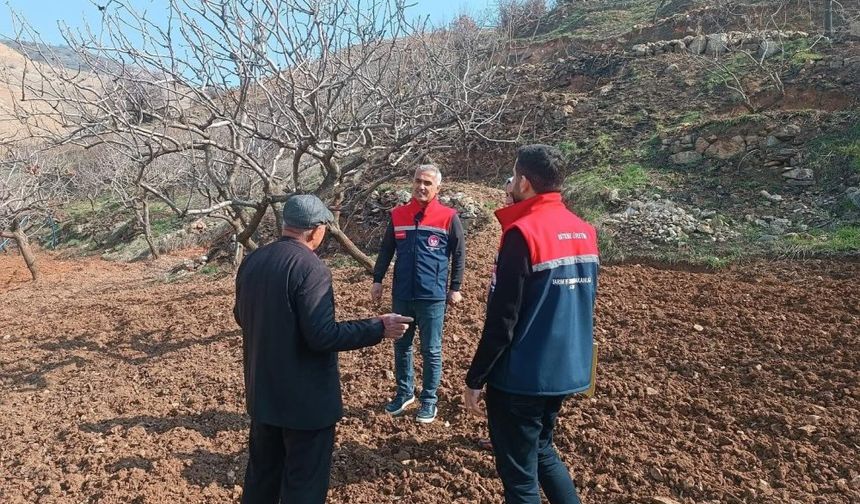 Siirt’te Tarım Ekibi Üretim Yapan Çiftçileri Denetledi