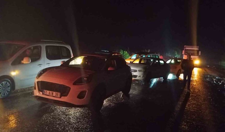Siirt’te sağanak nedeniyle dereler taştı, yollar kapandı