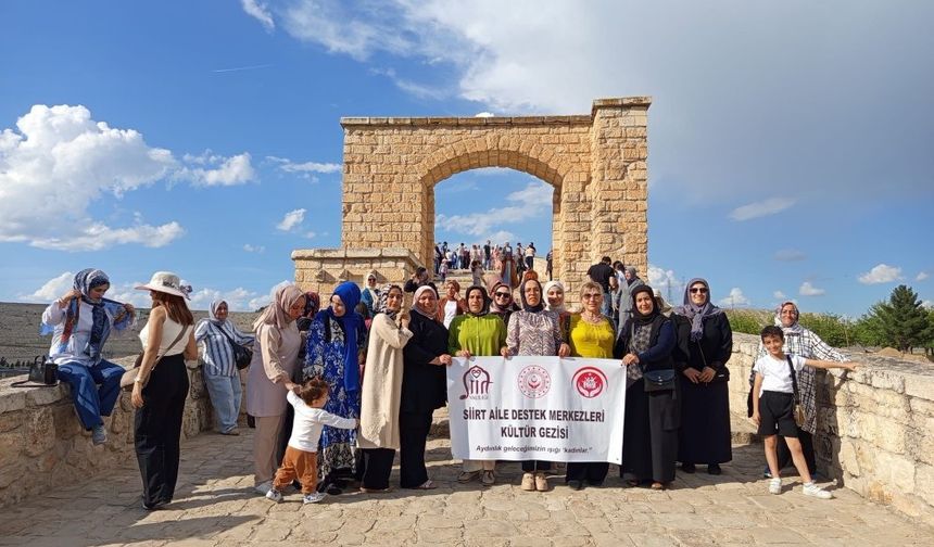 Siirt’te 150 Kadın Veysel Karani ve Malabadi Köprüsü’ne Götürüldü
