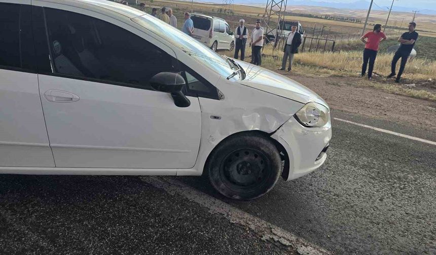 Siirt’te iki otomobil çarpıştı: 3 yaralı