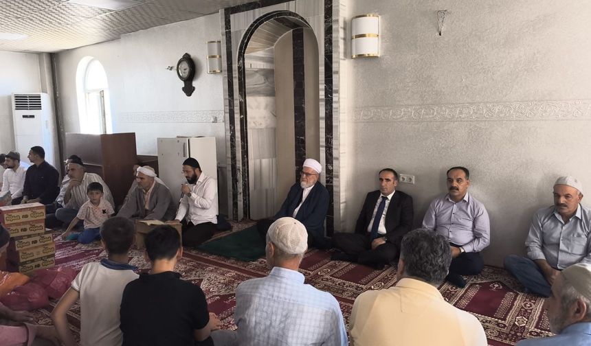 Siirt’te belde halkı, silahlı saldırı ve kazalarda hayatını kaybedenler için mevlit okuttu
