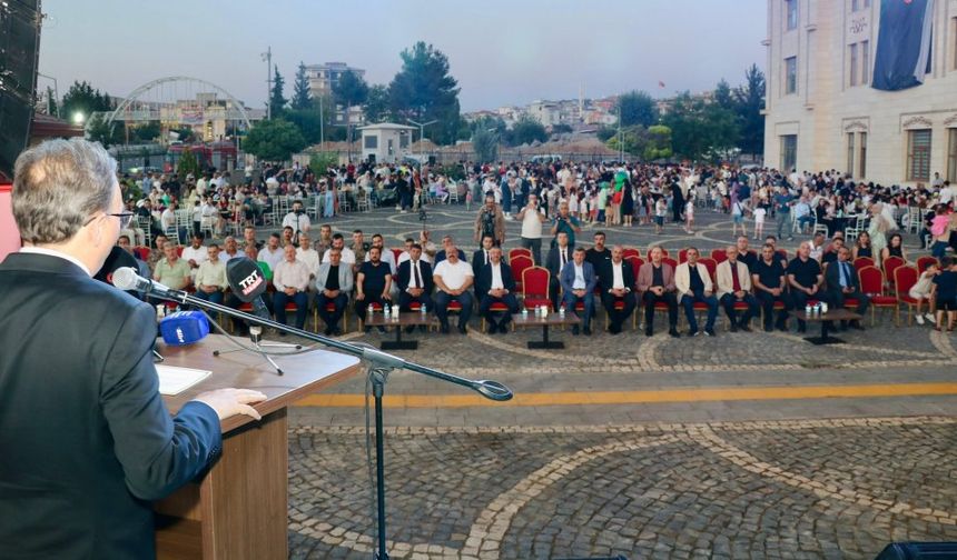 Siirt’te tayini çıkan polisler için veda programı düzenlendi