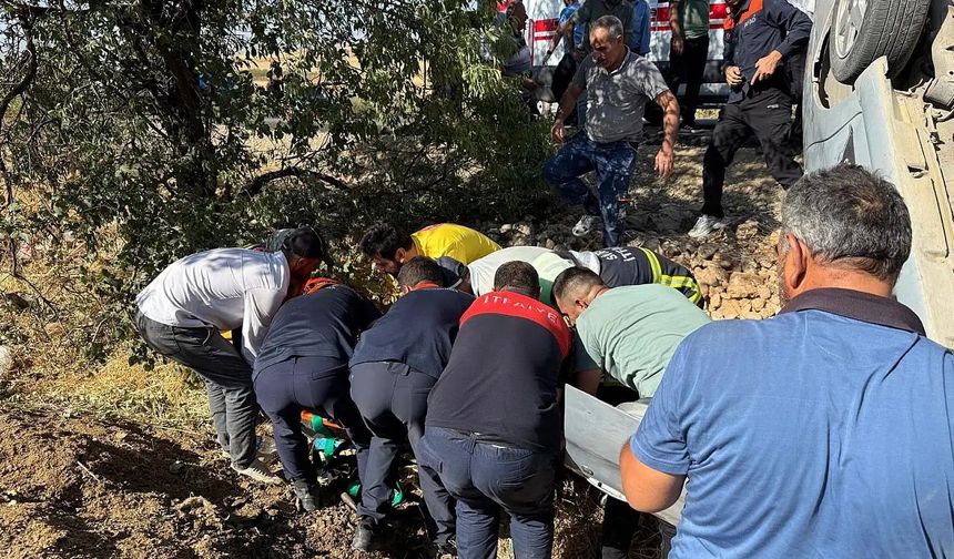 Siirt’te Takla Atan Araçta 2 Kişi Yaralandı